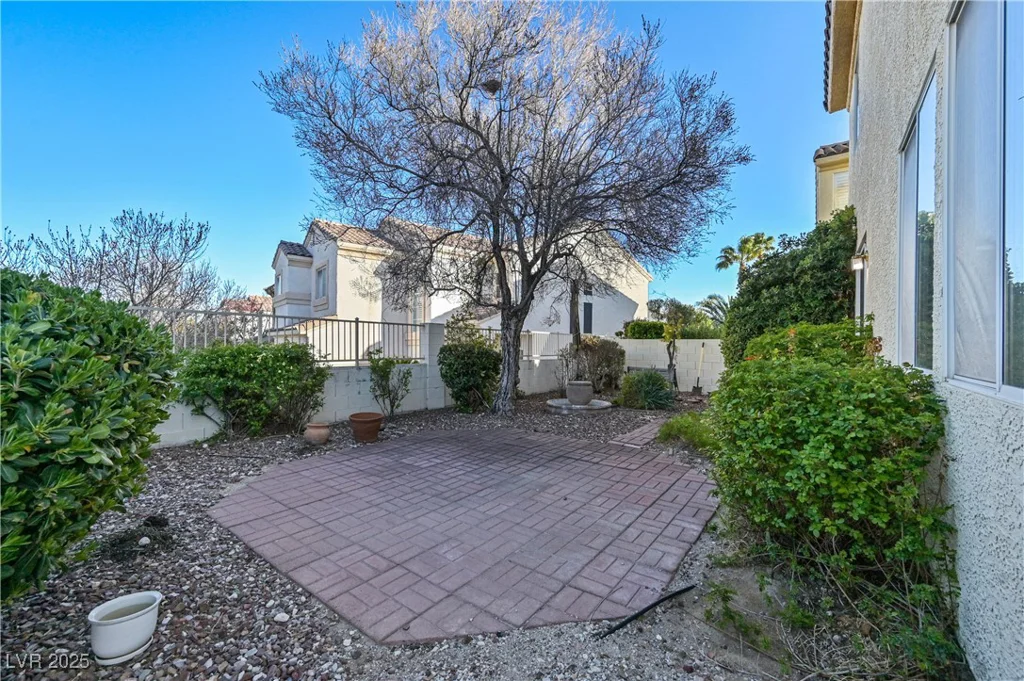 1712 Warrenville, Las Vegas, NV 89117