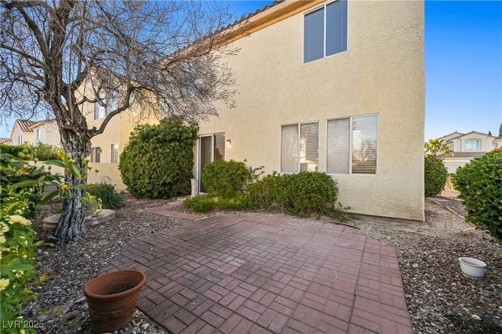 1712 Warrenville, Las Vegas, NV 89117