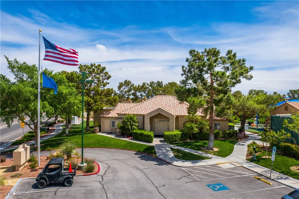 1712 Warrenville, Las Vegas, NV 89117