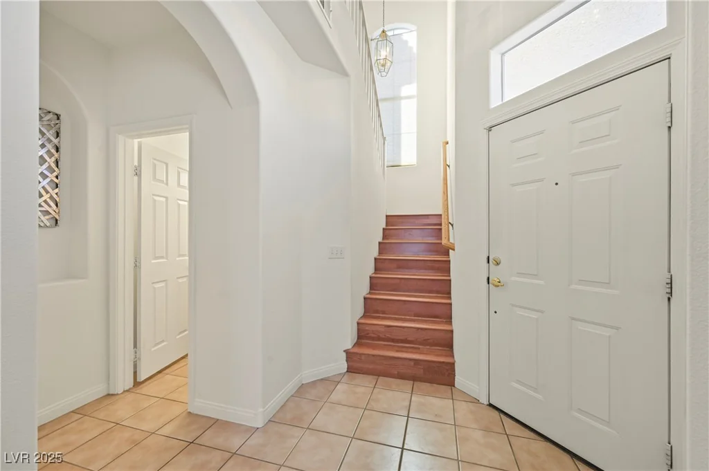 1712 Warrenville, Las Vegas, NV 89117