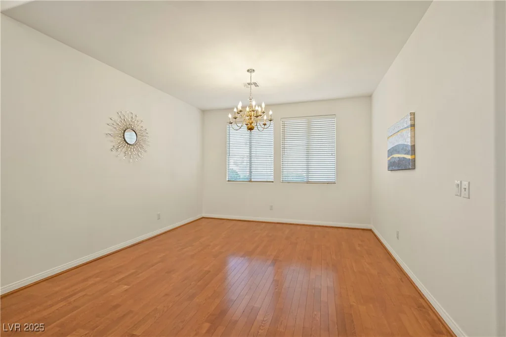 1712 Warrenville, Las Vegas, NV 89117
