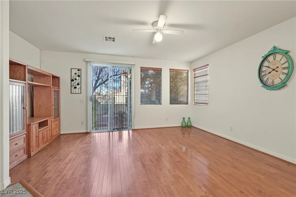 1712 Warrenville, Las Vegas, NV 89117