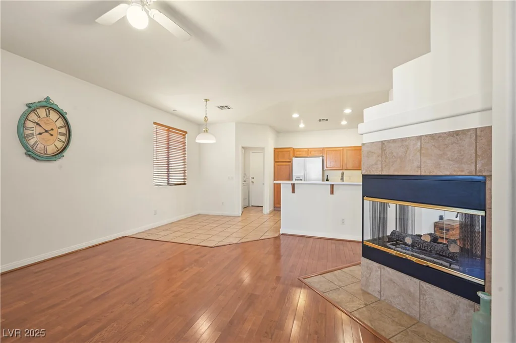 1712 Warrenville, Las Vegas, NV 89117