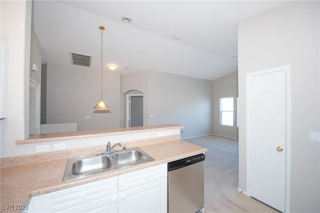 8628 Tomnitz, Las Vegas, NV 89178