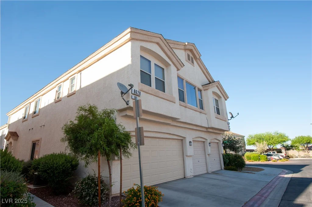 8628 Tomnitz, Las Vegas, NV 89178
