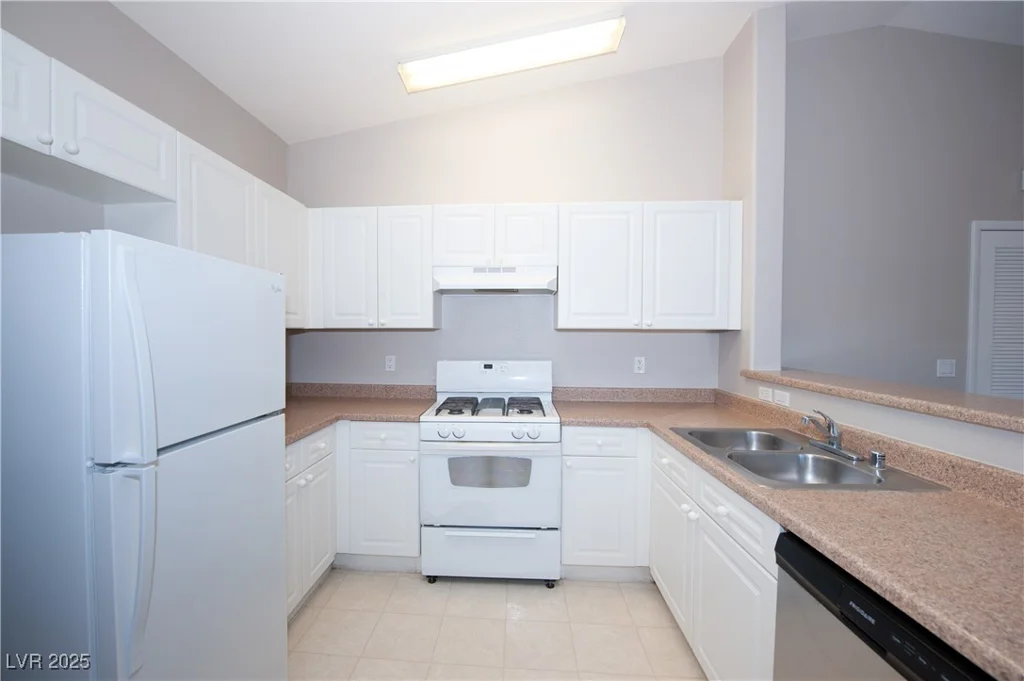 8628 Tomnitz, Las Vegas, NV 89178
