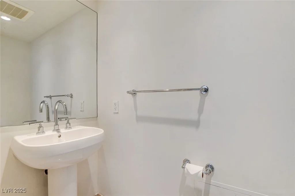 322 Karen, Las Vegas, NV 89109