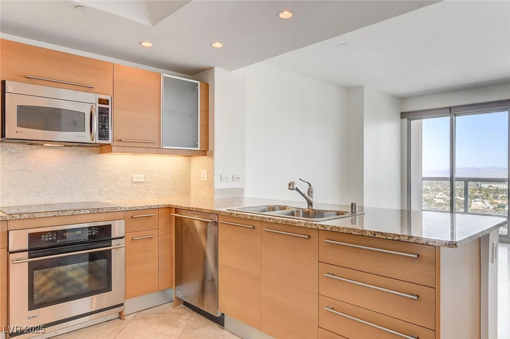322 Karen, Las Vegas, NV 89109