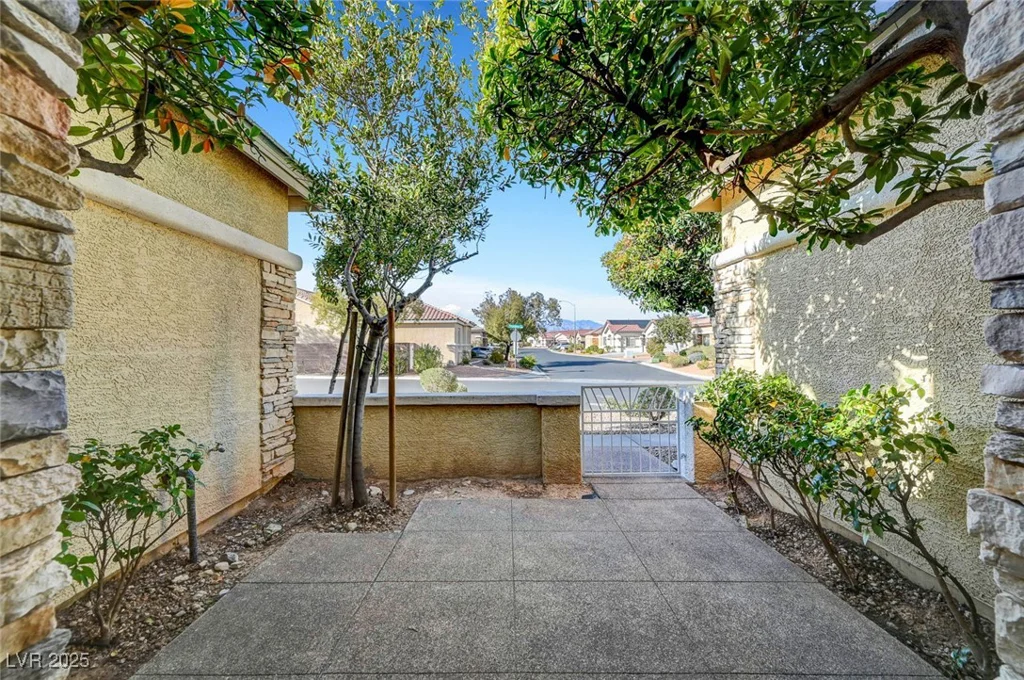 9485 Parkmoor, Las Vegas, NV 89149