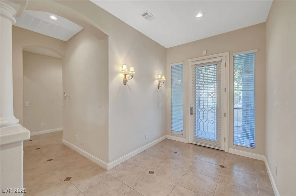 9485 Parkmoor, Las Vegas, NV 89149
