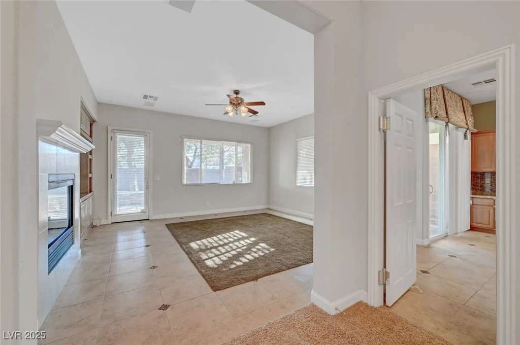 9485 Parkmoor, Las Vegas, NV 89149