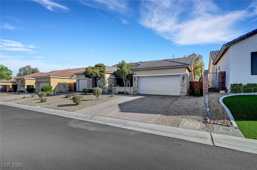 9485 Parkmoor, Las Vegas, NV 89149