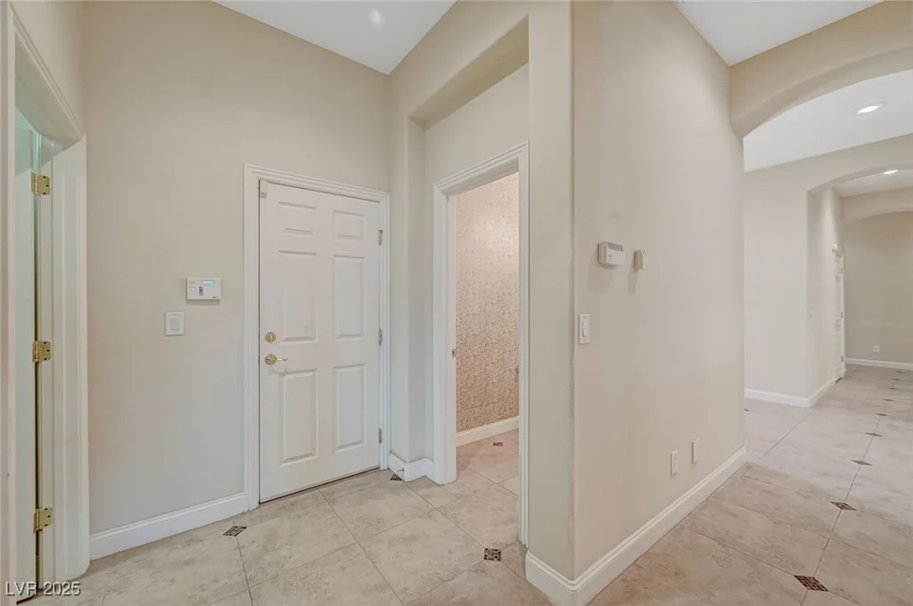 9485 Parkmoor, Las Vegas, NV 89149