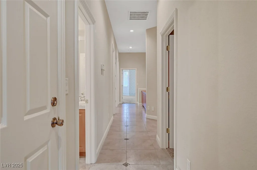 9485 Parkmoor, Las Vegas, NV 89149