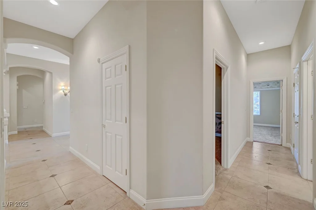 9485 Parkmoor, Las Vegas, NV 89149