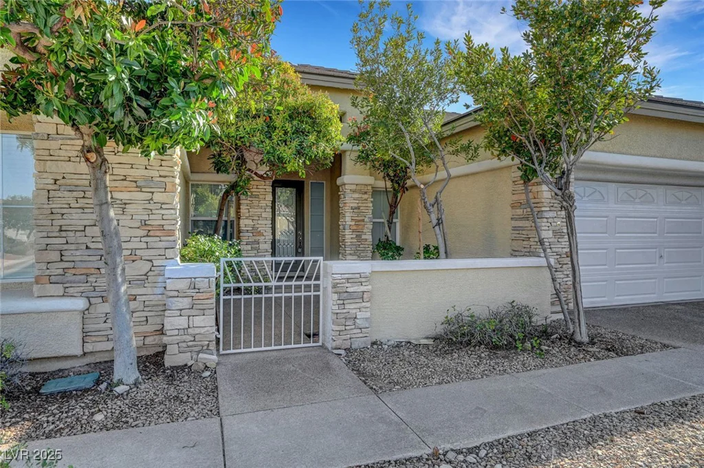 9485 Parkmoor, Las Vegas, NV 89149
