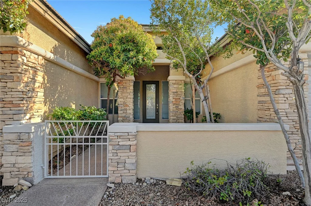 9485 Parkmoor, Las Vegas, NV 89149
