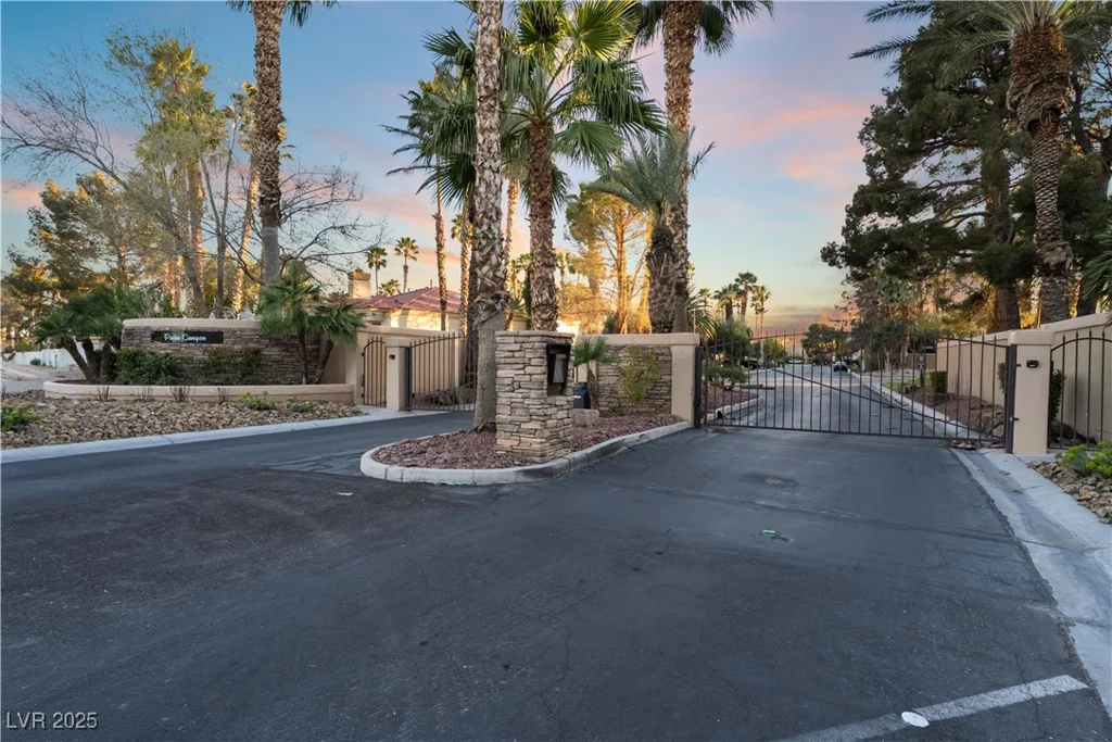 7608 Painted Dunes, Las Vegas, NV 89149