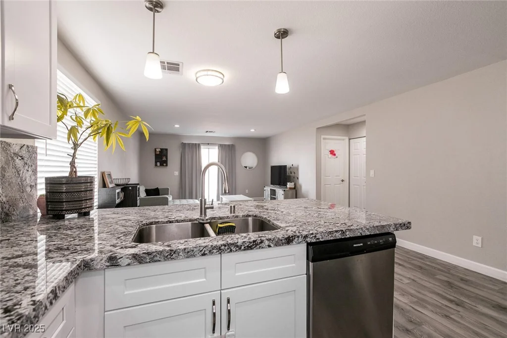 652 Carlos Julio, North Las Vegas, NV 89031