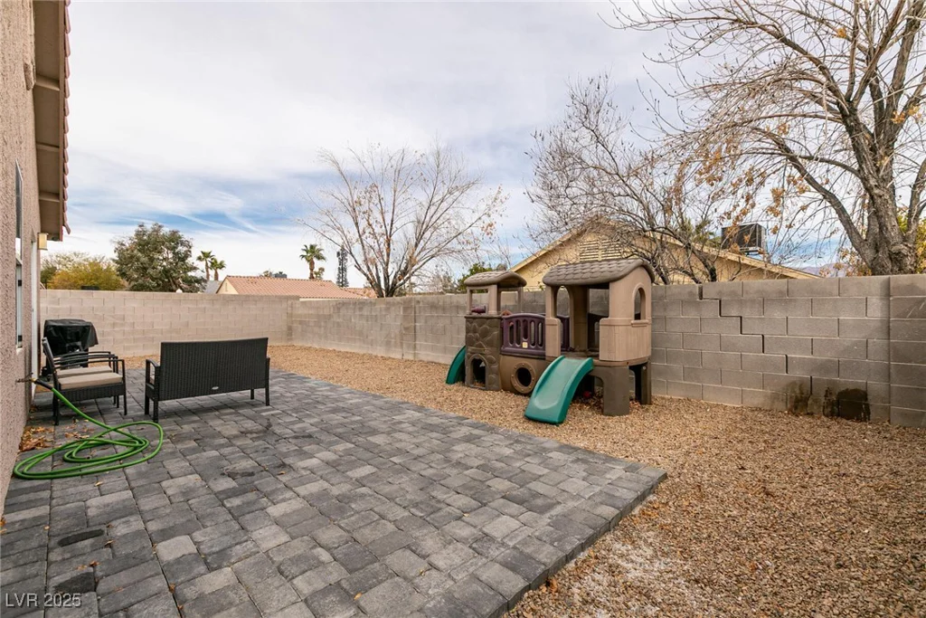652 Carlos Julio, North Las Vegas, NV 89031