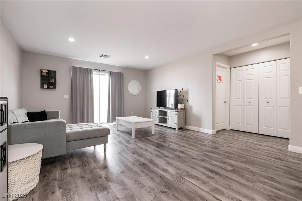 652 Carlos Julio, North Las Vegas, NV 89031