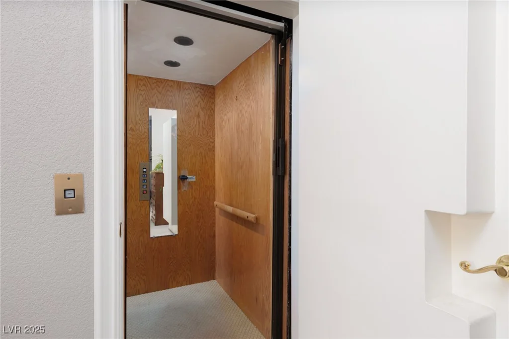 21 Ocean Harbour, Las Vegas, NV 89148