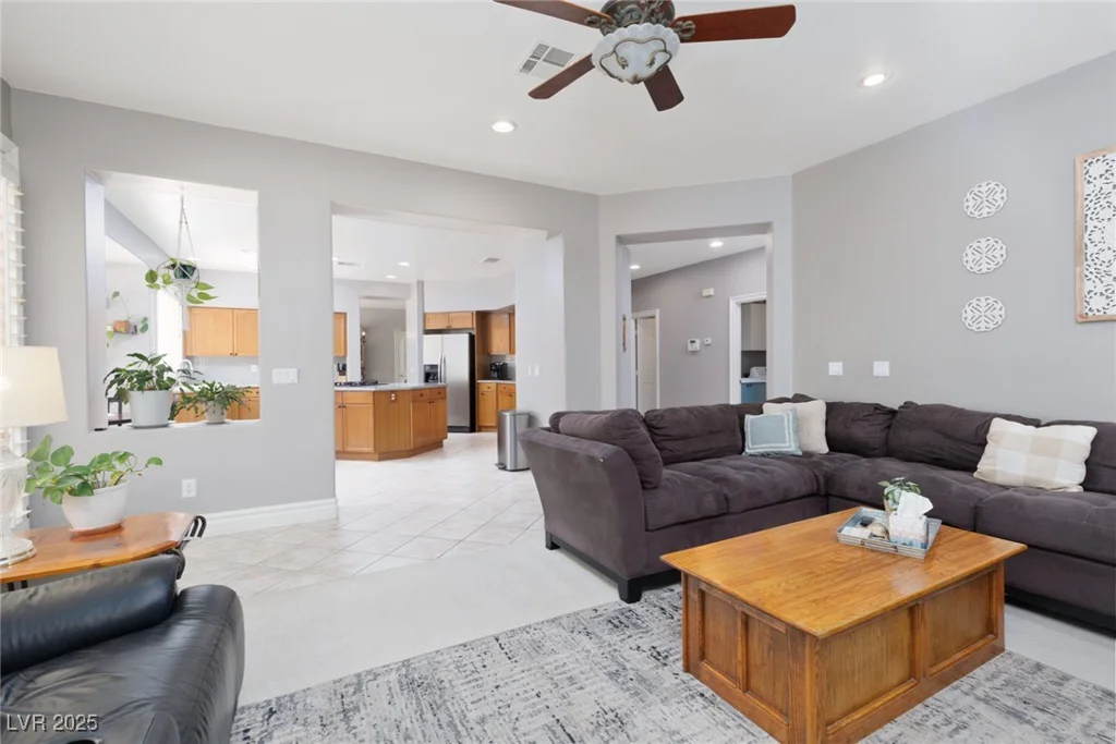 21 Ocean Harbour, Las Vegas, NV 89148