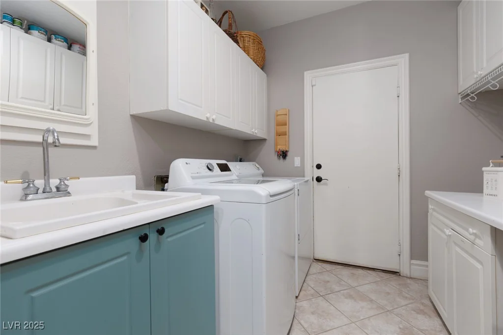 21 Ocean Harbour, Las Vegas, NV 89148