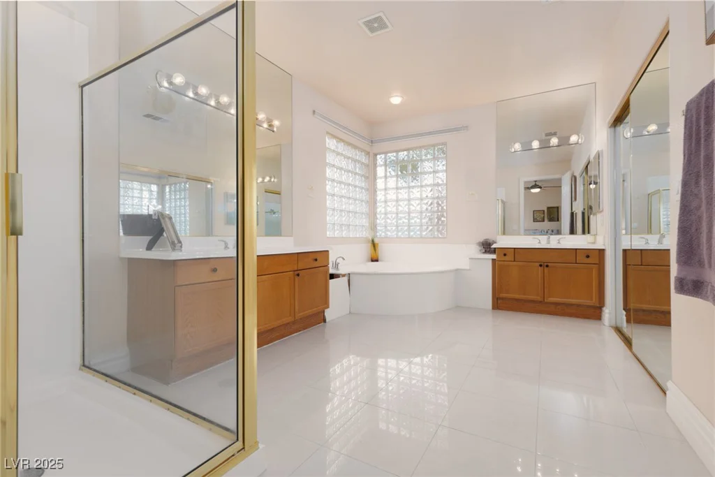 21 Ocean Harbour, Las Vegas, NV 89148
