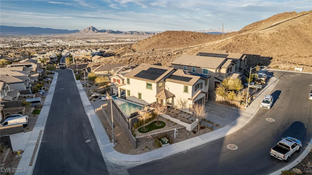 864 Firestone Ledge, Henderson, NV 89012