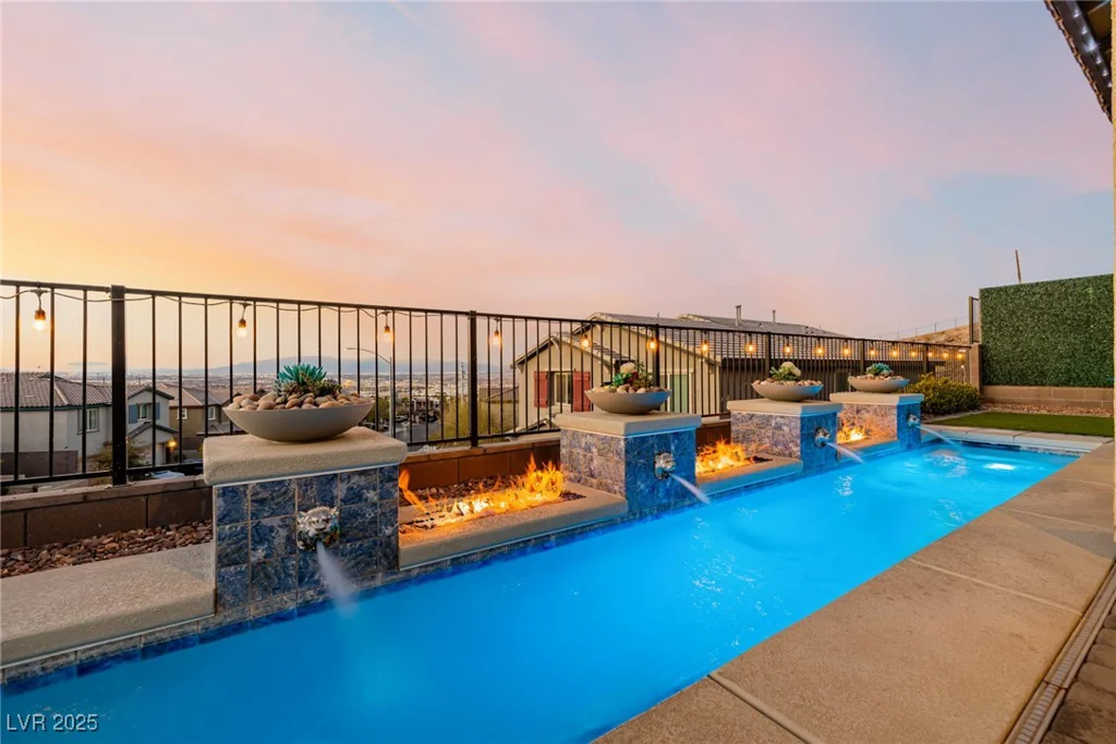 864 Firestone Ledge, Henderson, NV 89012