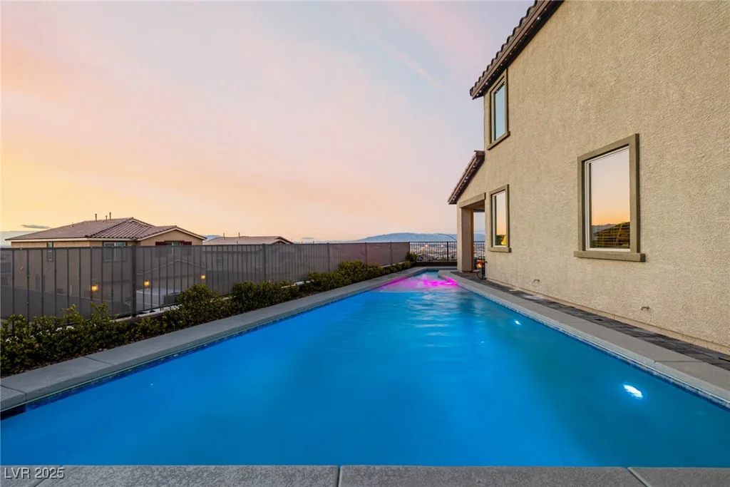 864 Firestone Ledge, Henderson, NV 89012