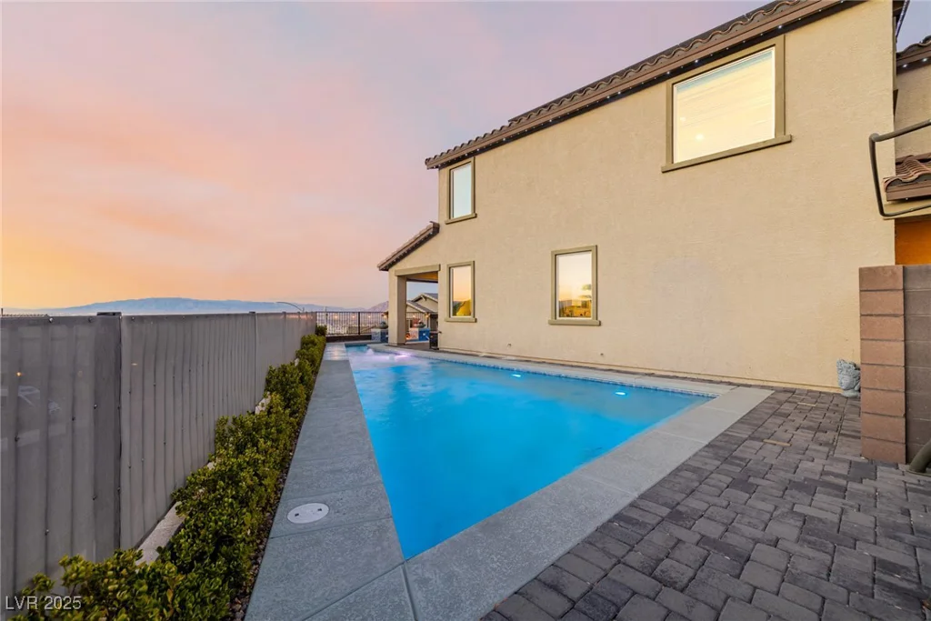 864 Firestone Ledge, Henderson, NV 89012