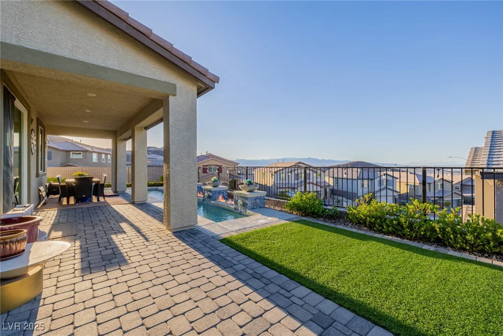 864 Firestone Ledge, Henderson, NV 89012