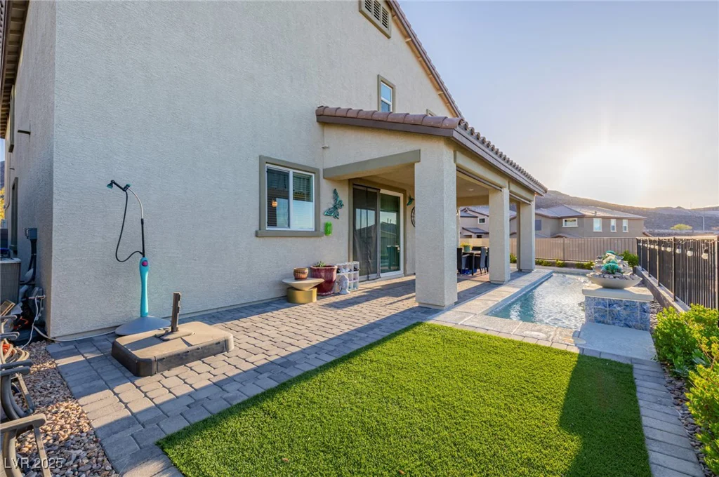 864 Firestone Ledge, Henderson, NV 89012