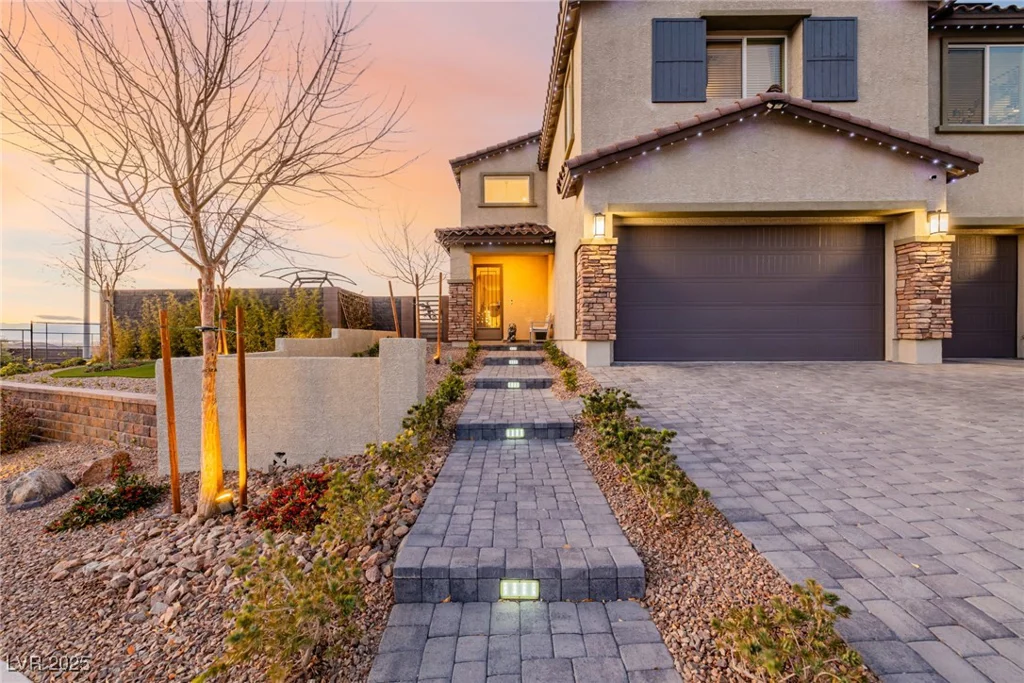 864 Firestone Ledge, Henderson, NV 89012