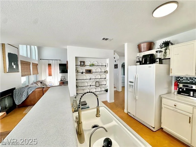 8233 Hydra, Las Vegas, NV 89128