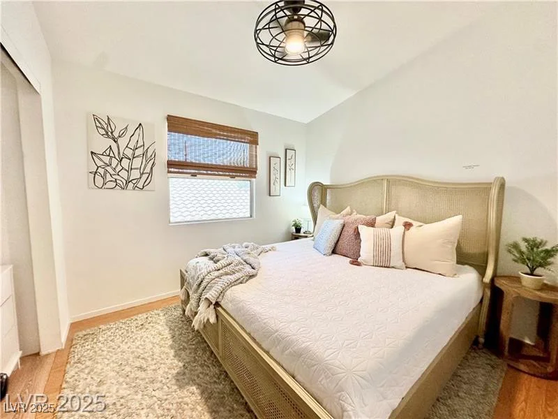8233 Hydra, Las Vegas, NV 89128