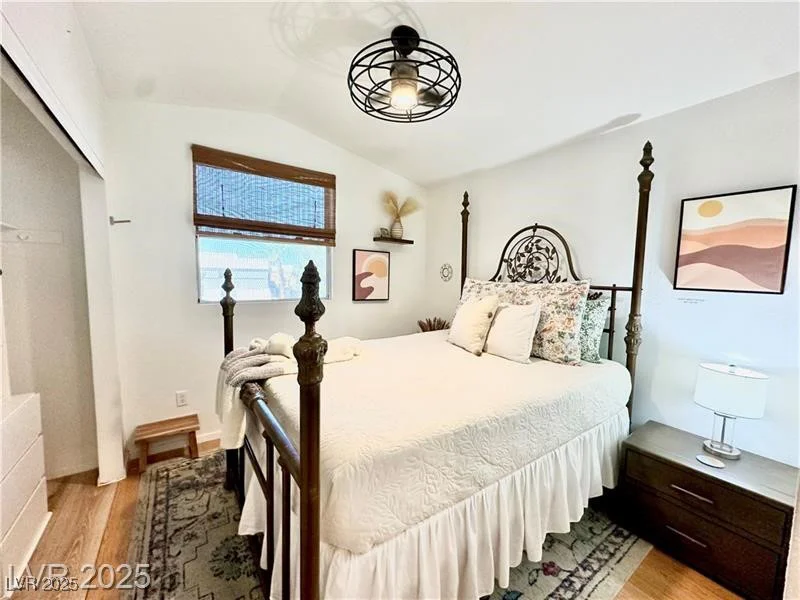 8233 Hydra, Las Vegas, NV 89128