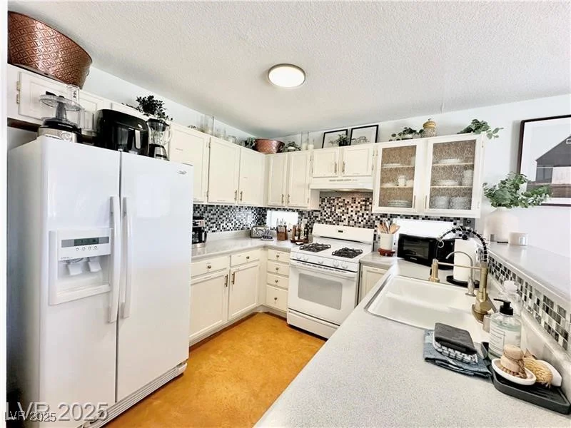 8233 Hydra, Las Vegas, NV 89128
