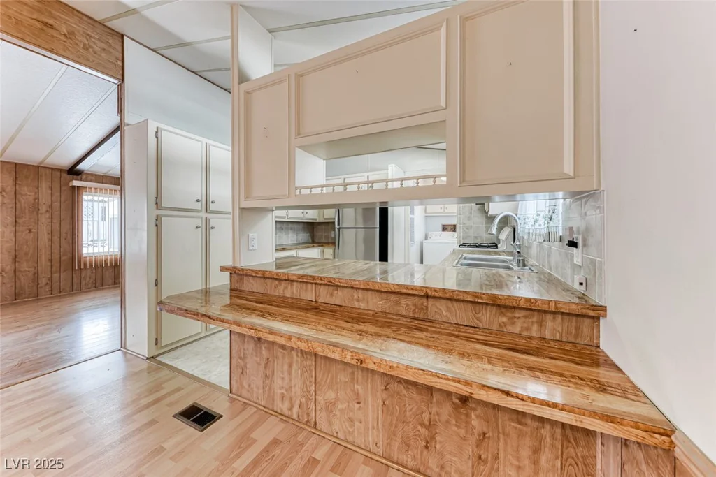 3011 Gavilan, Las Vegas, NV 89122