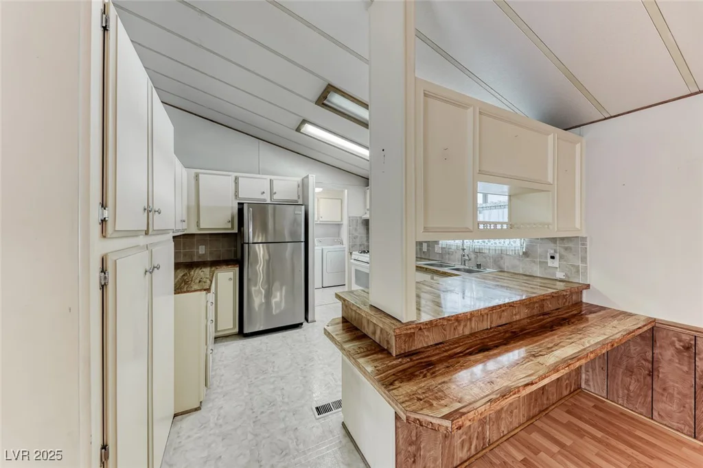 3011 Gavilan, Las Vegas, NV 89122