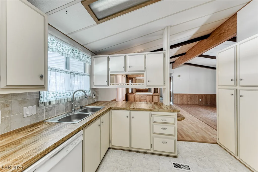 3011 Gavilan, Las Vegas, NV 89122