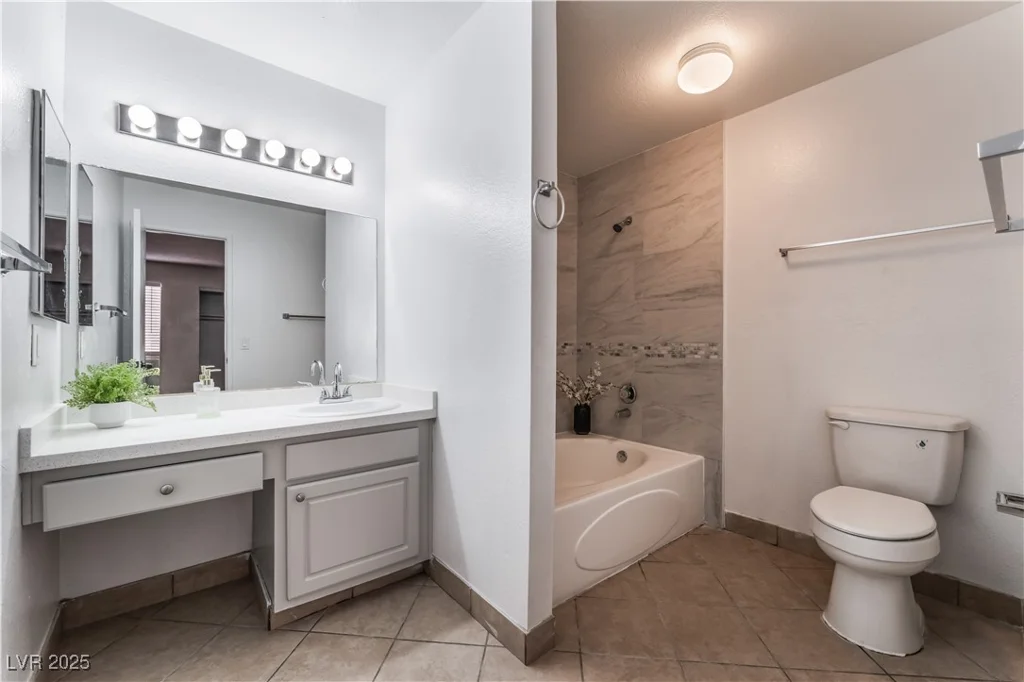 3151 Soaring Gulls, Las Vegas, NV 89128