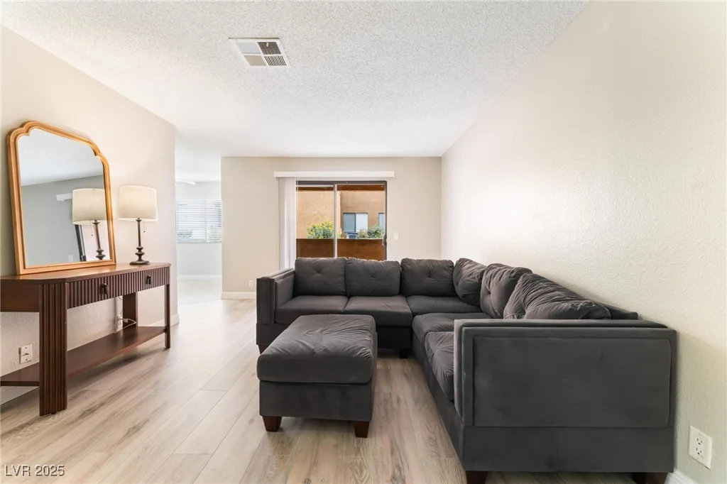 3151 Soaring Gulls, Las Vegas, NV 89128