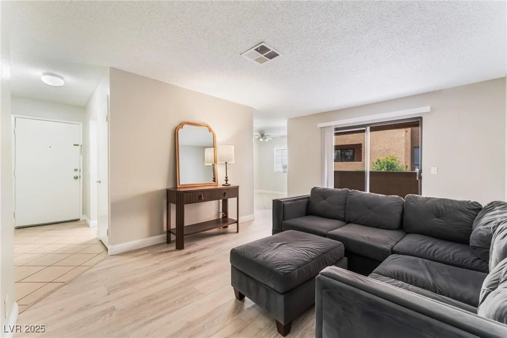 3151 Soaring Gulls, Las Vegas, NV 89128