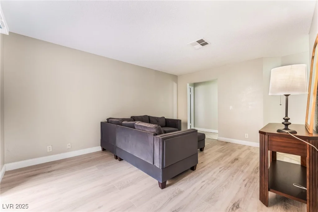 3151 Soaring Gulls, Las Vegas, NV 89128