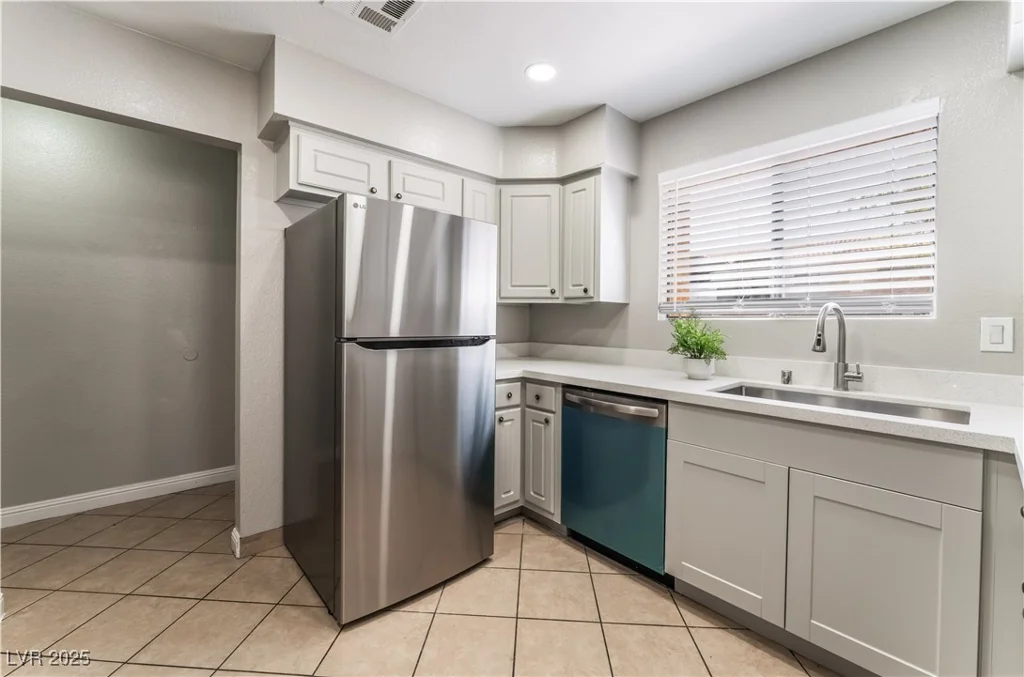 3151 Soaring Gulls, Las Vegas, NV 89128