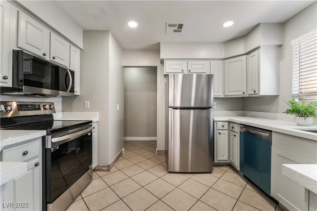 3151 Soaring Gulls, Las Vegas, NV 89128