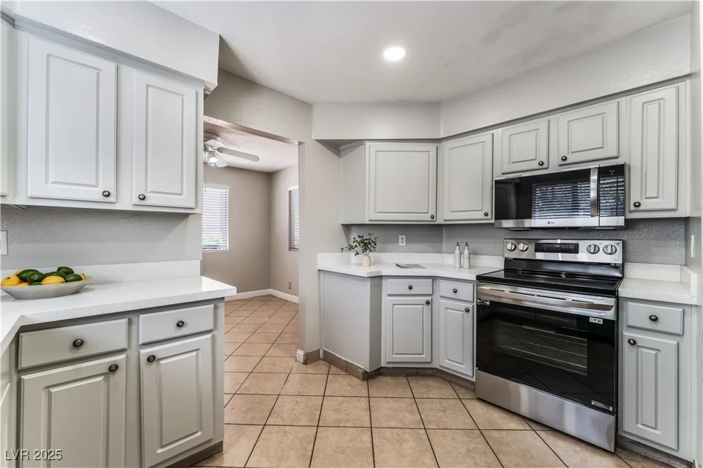 3151 Soaring Gulls, Las Vegas, NV 89128